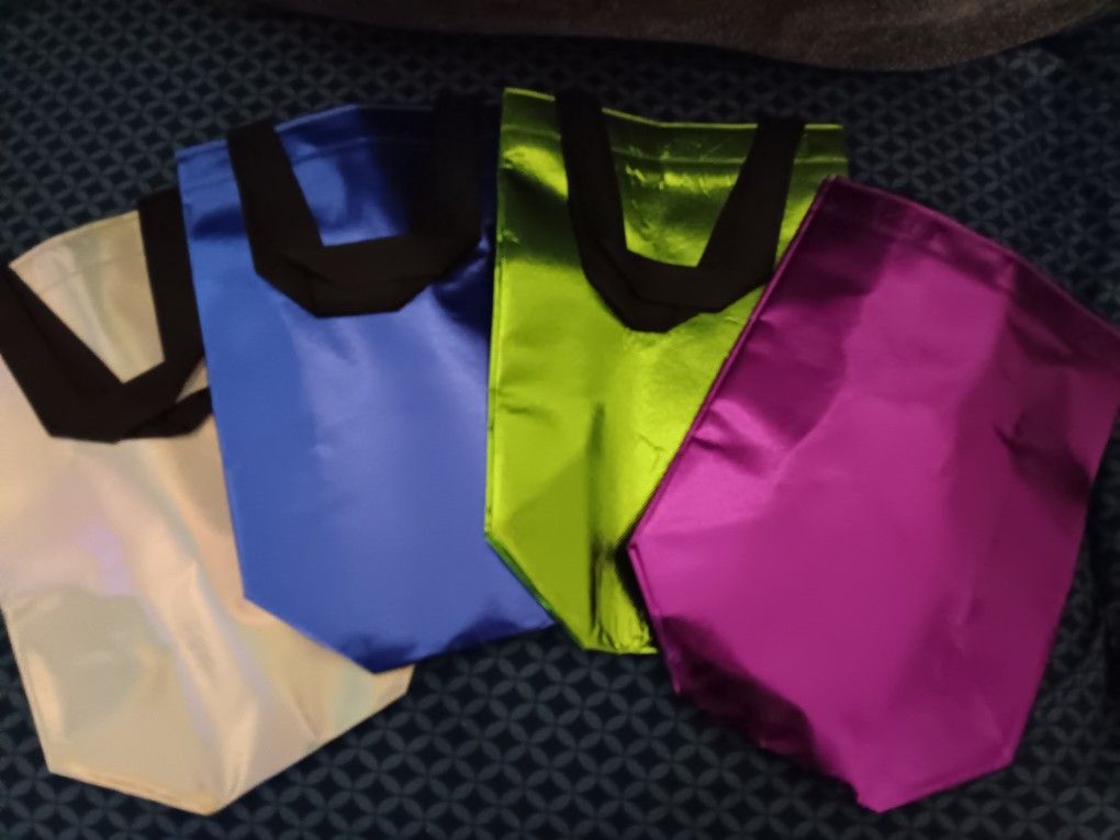 7 Different Shiney Color Gift Bags