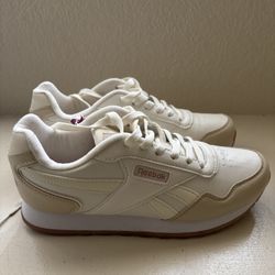 🌸 Beige White Reebok 🌸