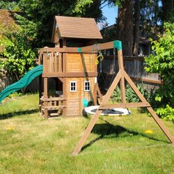 Backyard Discovery Playhouse and Swing Set