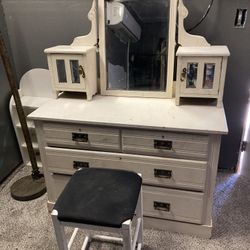 3 Piece Makeup Vanity With Drawers And Cabinets 