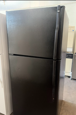 GE Top-Freezer Refrigerator