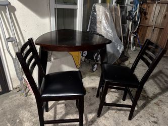 Round Pub Table with 3 Chairs
