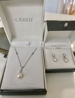 Crislu Sterling Silver Platinum Necklace And Earrings. Price Is Firm 
