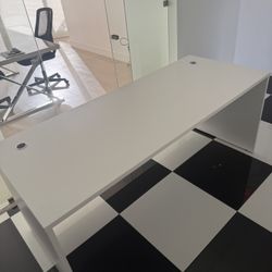 White Wood Desk