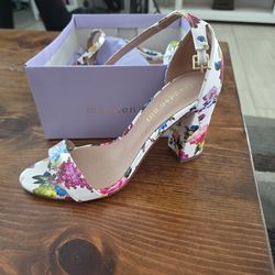 Open Toe Block Heel Sandal (Lightly Used)