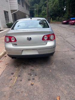 Volkswagen Passat 2.0T Sedan