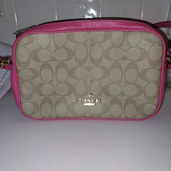 COACH  Jes Signature Crossbody Bag. Light Khaki And Confetti Pink.  With Wallet. 