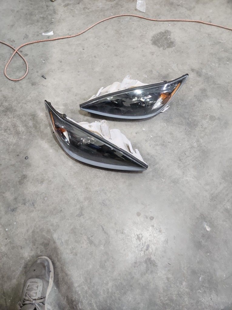 2002-04 Toyota Camry Headlights