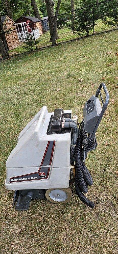 Advance Aquaclean 18 Carpet Cleaner