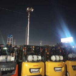 FORKLIFT TOYOTA 3000# Triple Mast.