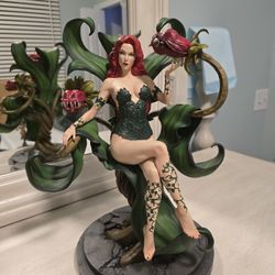 Tweeterhead DC Poison Ivy Statue. 1/6 Scale  #925/1500