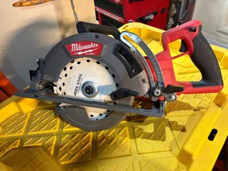 Milwaukee 7 1/2 circular saw