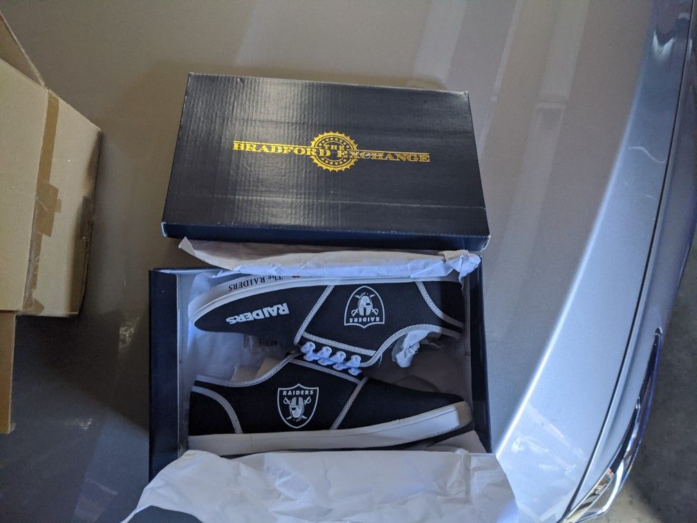 The Bradford Exchange Raiders Shoes Women Size 9 $50