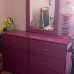 5 Pc Twin Girl Bedroom Set . 