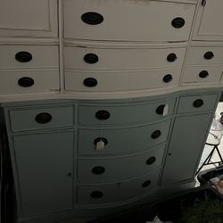 Vintage Dressers 50 Ea Needs A Little Touch Up. 