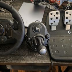 Logitech G920 PS5/PC Wheel With Drivingforce Shift Knob