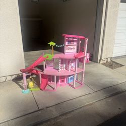 Barbie Doll House 
