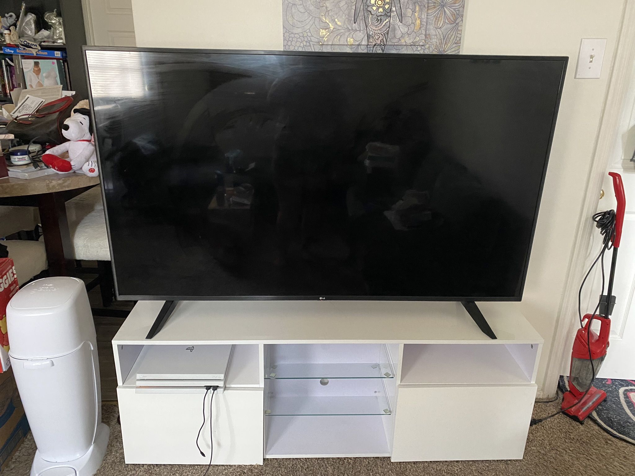 65 inch LG 4k TV with stand