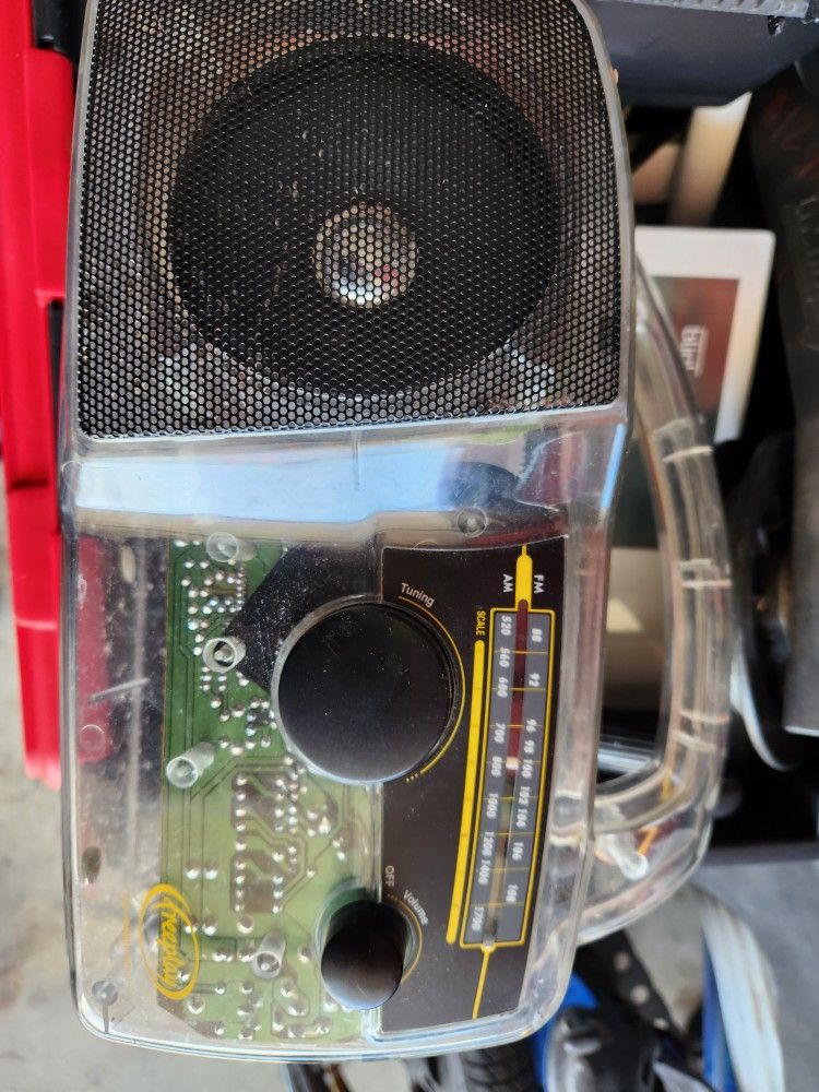 Freeplay Self-playing Plastic Wind-up Radio