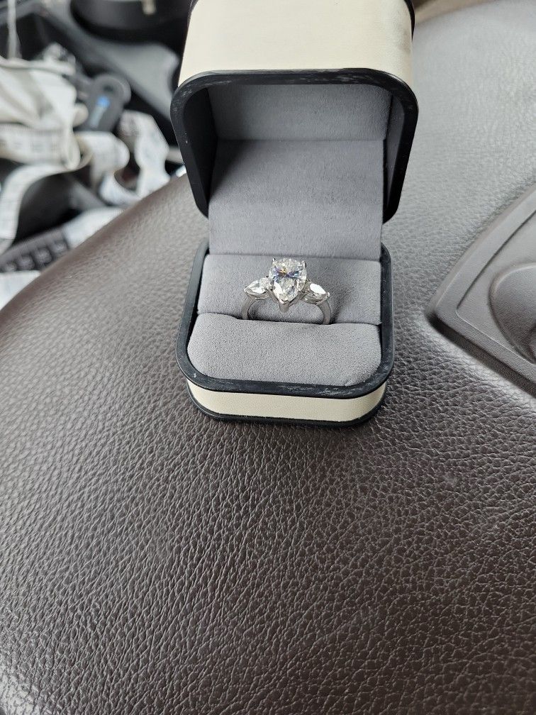 8k Diamond Ring