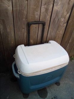 Ice Cooler Works Perfect  $30 Obo Rolls Good 