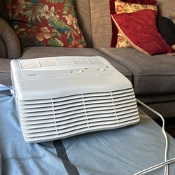 Hunter HEPA Air Purifier Small Desktop 30010 HEPAtech 2 Speed 12 x 12 x 6 White