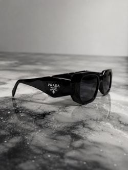 Prada Black Geometric Sunglasses w/ Case, Box & Authenticity Card – Excellent Condition