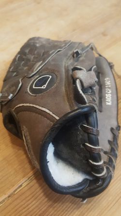 Baseball glove 11 inch left hand