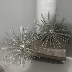 Set of 2 Starburst Silver Decor