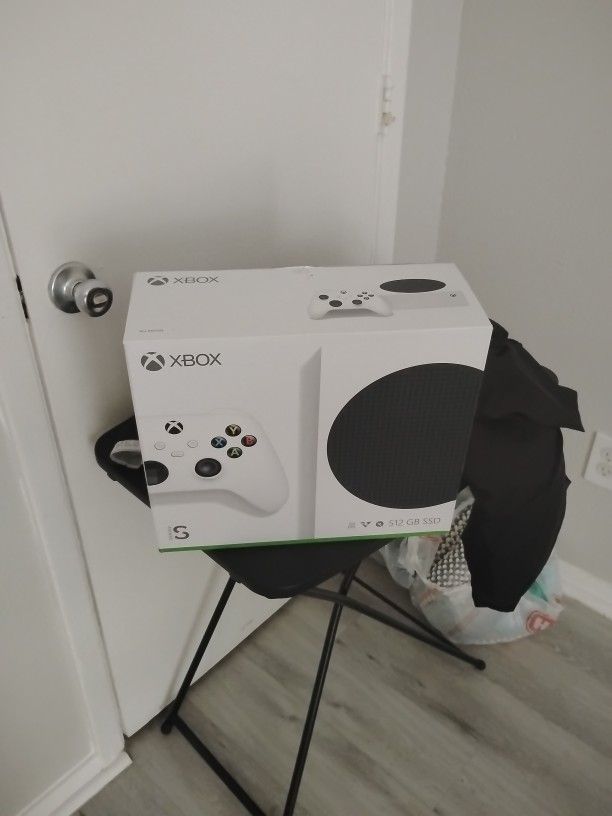 Xbox Series S Bundle