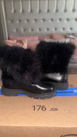 PLUSH FAUX BLACK BOOTS SIZE 2.5Y (35)