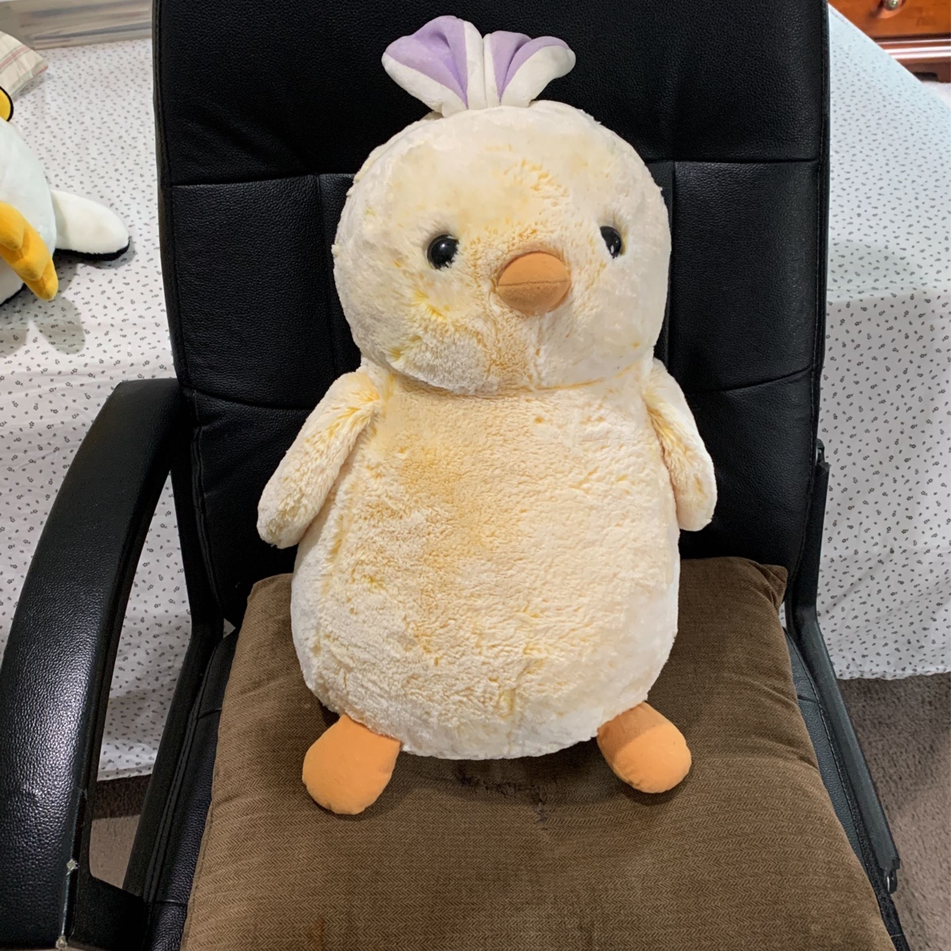 LARGE PLUSH CHICKEN