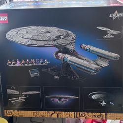 NEW LEGO Star Trek USS Enterprise Building Set.