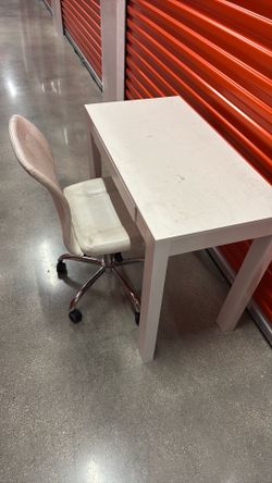 Computer desk