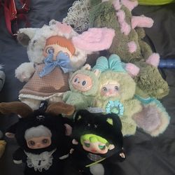 Blind box plushies: nommi, maymei, labubu, weird cat