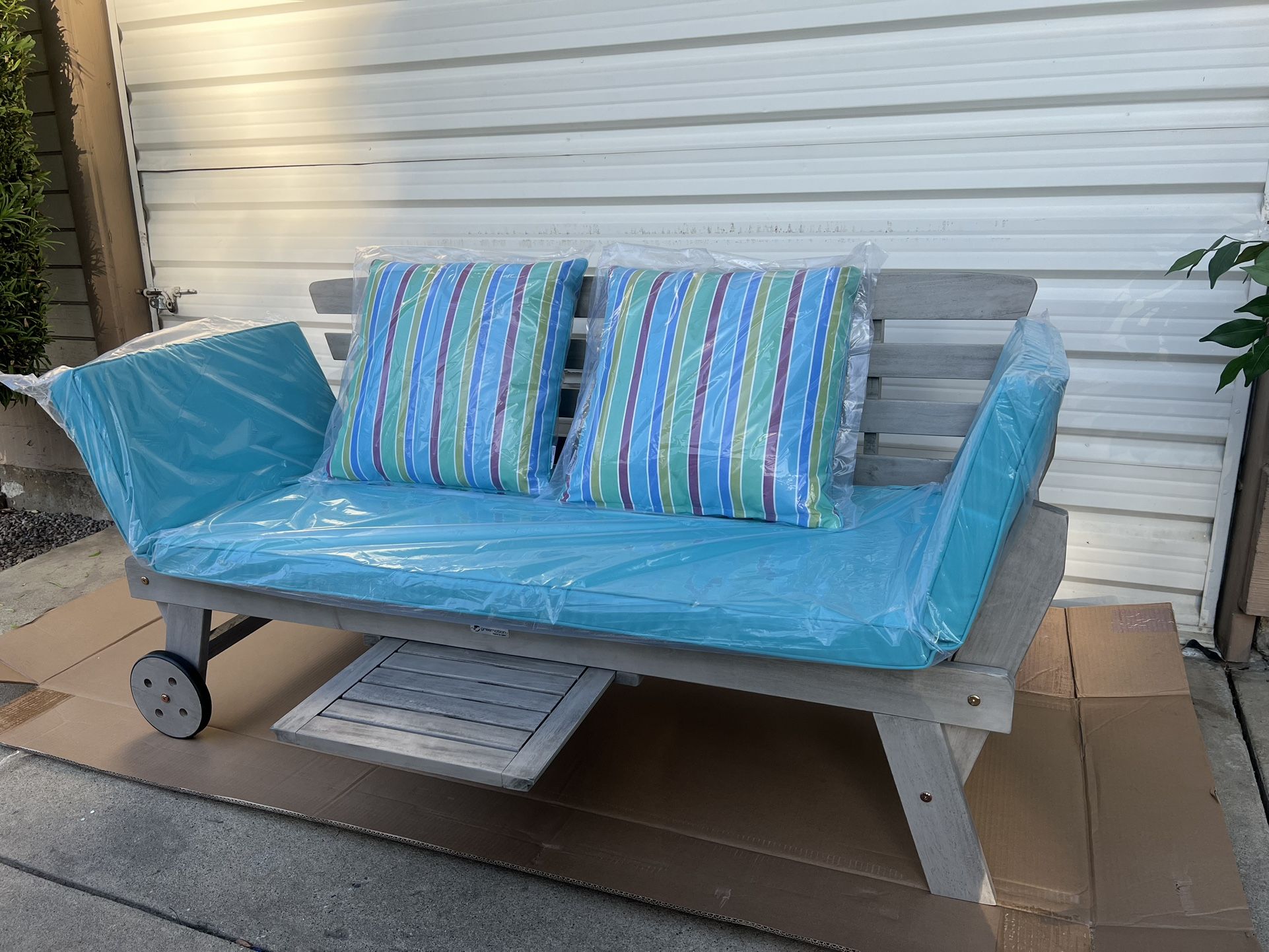NEW PATIO CONVERTIBLE BENCH