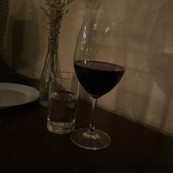 Robust Red Wine