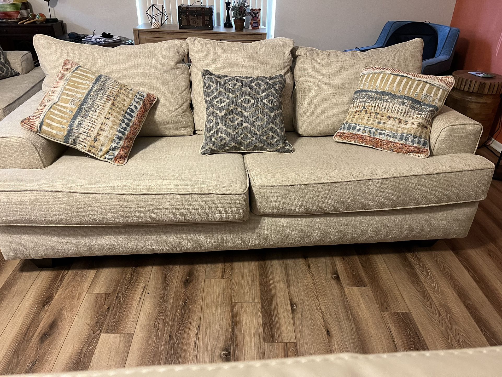 Sofa Set