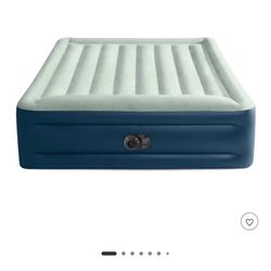 Intex 20 Inch Air mattress Almost New, Full Size