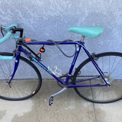 Bianchi Brava Road Bike. Chrome moly. RARE color 