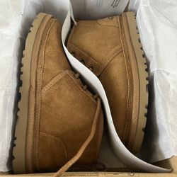 Women’s Neumel Ugg Size 6