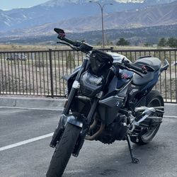 2023 BMW F900R Premium 
