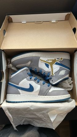 Youth Size 5.5 Jordan Sneakers – Blue/White/Grey – Great Condition + Box & Sticker