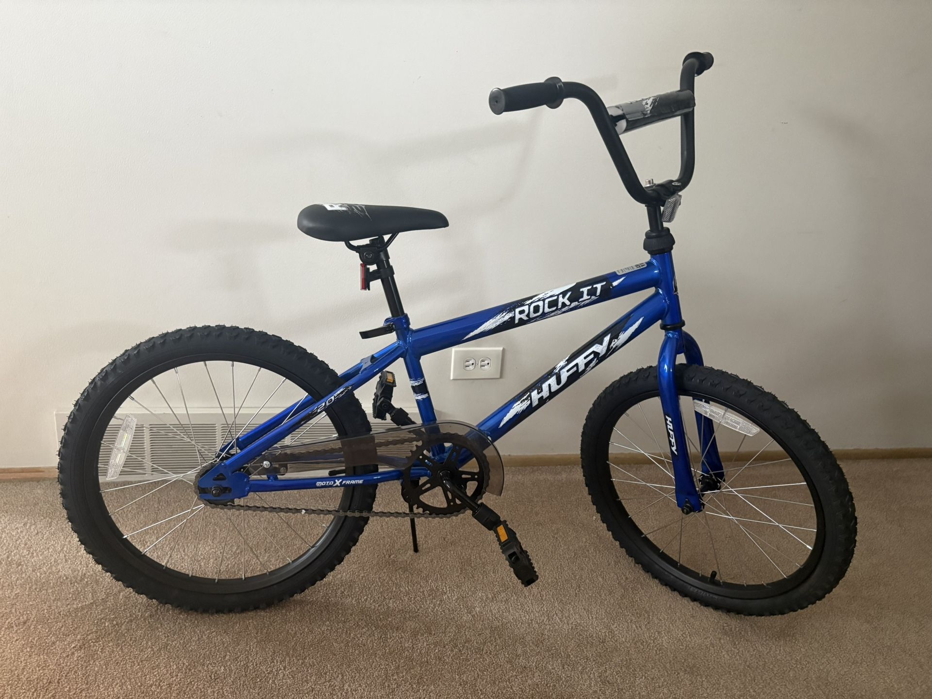 NEW Boy’s 20” Huffy Rock It Bike With NEW Helmet