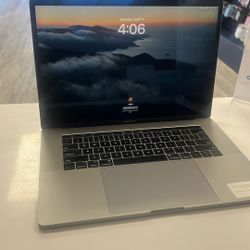 MacBook Pro 16Ram 512gb I7 2018 15in. 