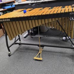 Musser M55G 3.0 Oct Pro Vibe w/Gold Bars