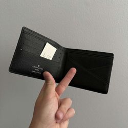 LV wallet with strips 