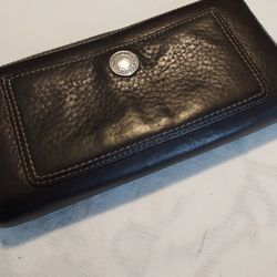 Vtg Coach Pebble Leather Full Size Brown Wallet