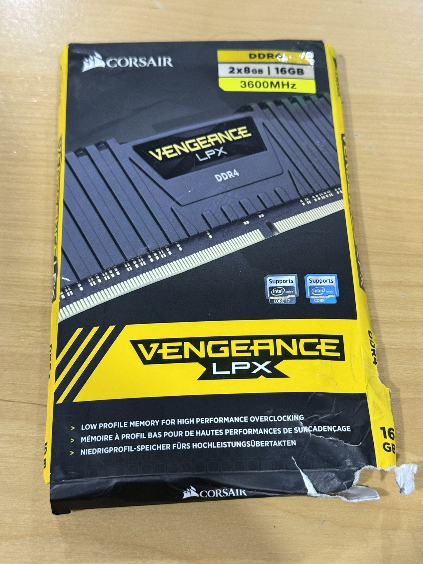 Corsair Vengeance LPX 16GB DDR4 3600 MHz New Damage Box)