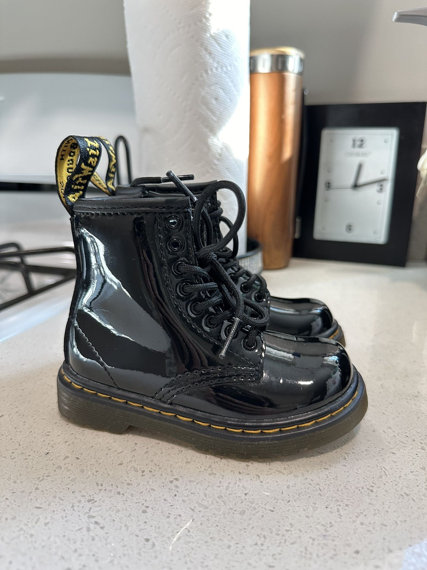 2 Pairs Doc Martens Size 7c